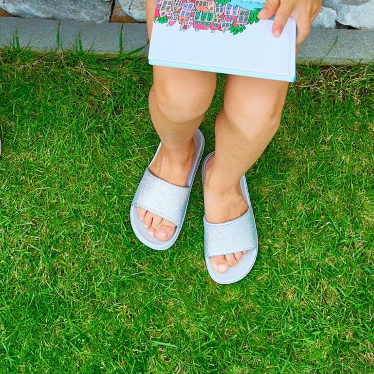 Шльопанці дитячі COQUI TORA (7083 Khaki grey/Silver glitter) сірий з блискітками