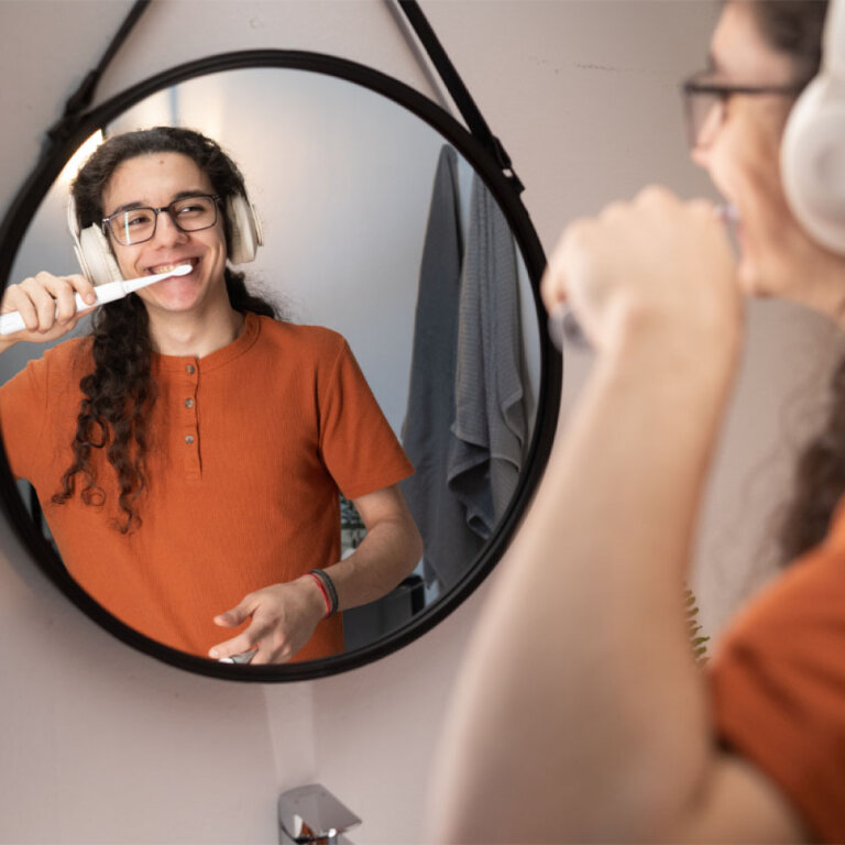 Зубна щітка електрична звукова, білий колір B.Well MED-870