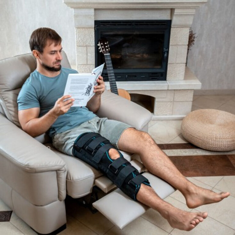 Бандаж (тутор) на колінний суглоб Алком 3013 чорний