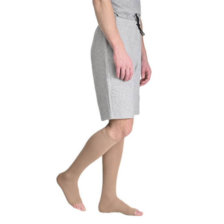 Компрессионные гольфы мужские 2 класс Soloventex Comfort 220-232 с открытым носком, плотные, высокие, бежевые