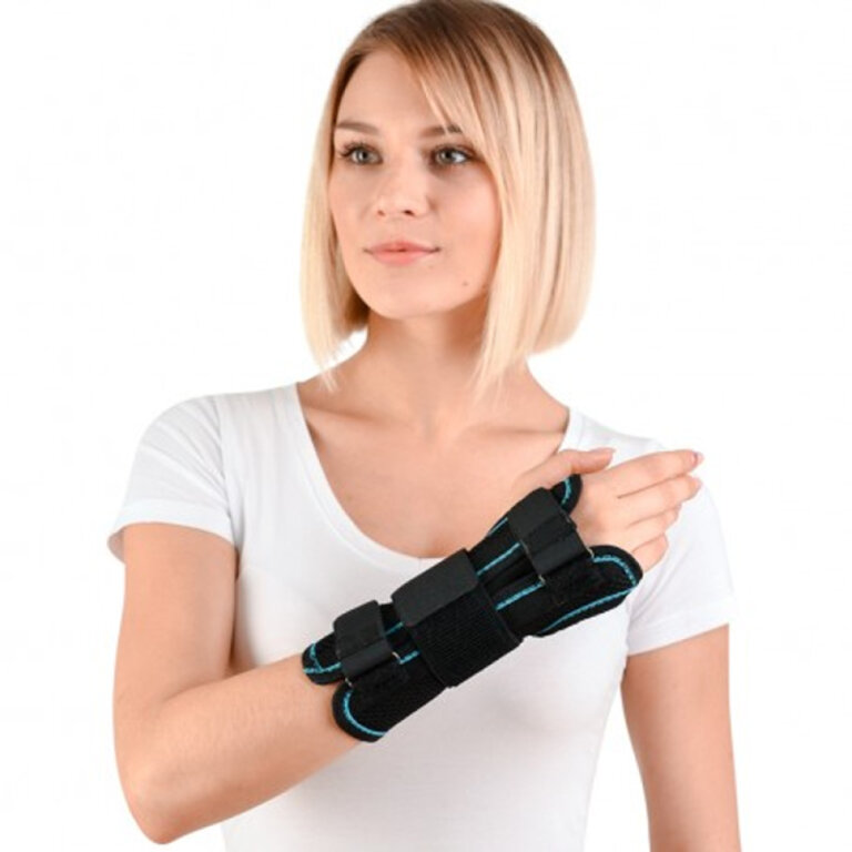 Ортез на лучезапястный сустав Алком 3017 черный