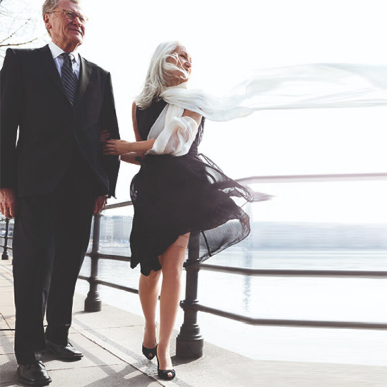 Компресійні панчохи для широкого стегна Mediven Elegance 1 клас, карамель